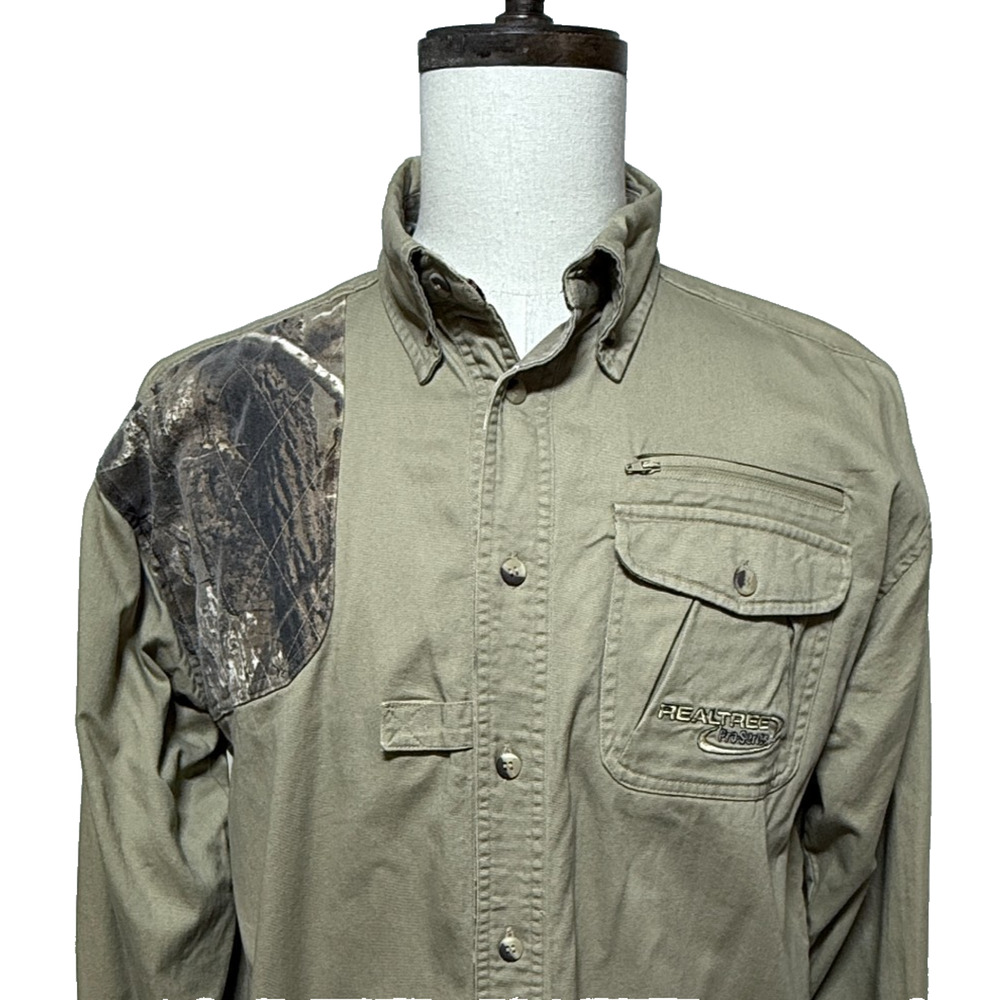 Realtree Pro Series Shooting Shirt Mens Medium Tan Camo Vented Pockets Hunting
